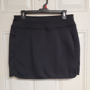 Athleta pull on black skirt